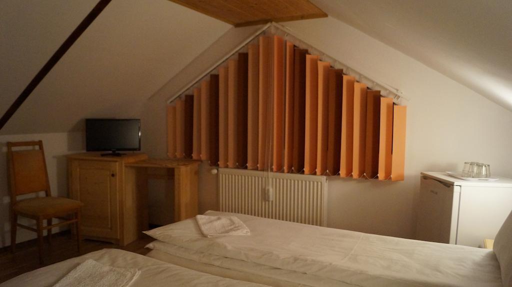 Pensiunea Casa Maria Buşteni Cameră foto