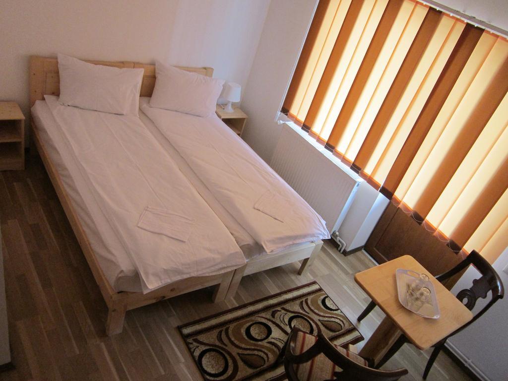 Pensiunea Casa Maria Buşteni Cameră foto