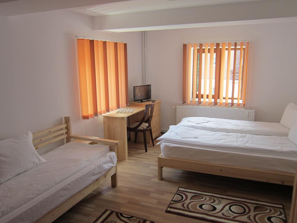 Pensiunea Casa Maria Buşteni Cameră foto